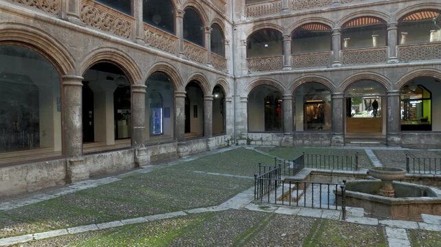 Patio de las Tabas