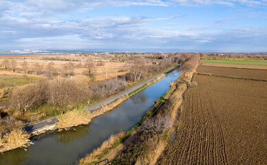 Le canal de la Robine entre Narbonne et Port la Nouvelle dans l'Aude en r&eacute;gion Occitanie. (France)