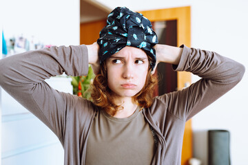 Making your own sleeping cap for curly hair