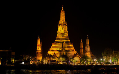 Naklejka premium Wat Arun Temple after new year 2026