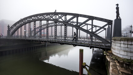 Brooksbr&uuml;cke Hamburg im Nebel