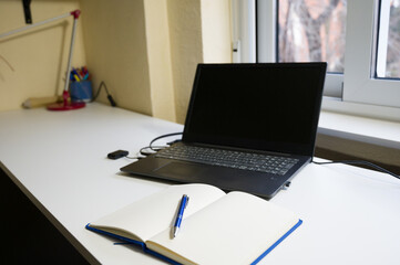 Minimalist workspace for productivity and remote work