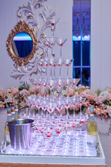 A slide of glasses, alcoholic drinks at the reception