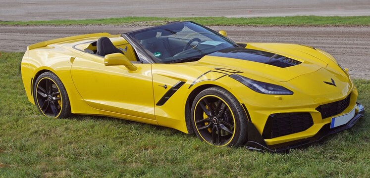 Chevrolet Corvette Z06  C7  in gelb