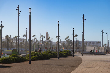 Obraz premium scenic view of the Hassan II Mosque, located on the coast of the Atlantic Ocean in Casablanca, Morocco