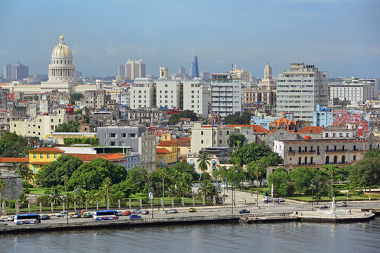 Carlos Manuel Cespedes Avenue, Havana