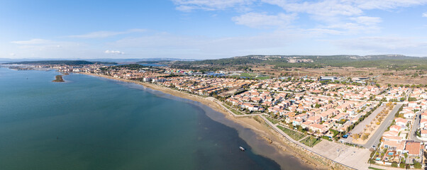 Panorama du quartier de Mateille &agrave; Gruissan dans le d&eacute;partement de l'Aude en r&eacute;gion Occitanie.