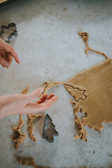 hand holding a paper