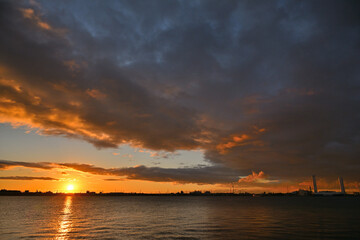 Naklejka premium 名古屋港から望む日の出の風景