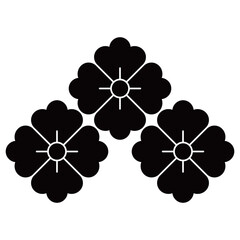 家紋です。三つ盛花角といいます。