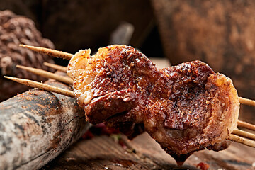 Charcoal-grilled lamb kidneys