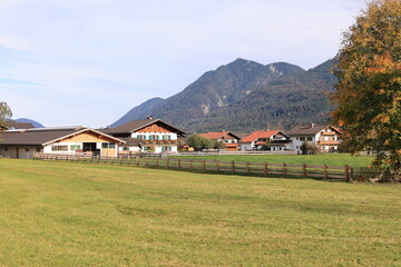 Herbst in der Gemeinde Wallg&auml;u im Karwendelgebirge in den Bayerischen Alpen	