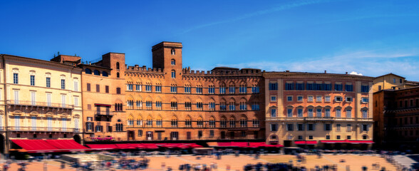 Obraz premium View of the streets of Siena, with its typical Tuscan architecture. Siena, Italy.