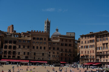 Obraz premium View of the streets of Siena, with its typical Tuscan architecture. Siena, Italy.