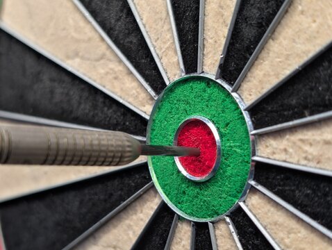 dart on target