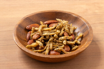 Fototapeta premium ワカサギ揚げ アーモンド 塩コショウ
