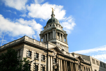Obraz premium Lady of Justice of the Central Criminal Court fondly known as the Old Bailey in the city of London England UK, scales of justice stock photo image