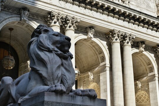 Entrada de la biblioteca publica de Nueva York