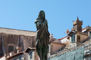 Obraz premium Bronze statue of poet Ivan Gundulic in Dubrovnik, sculpture by Croatian artist Ivan Rendic
