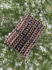 Ausgebrannte Feuerwerksbatterie.