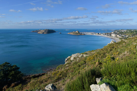 Magnifique paysage de mer &agrave; Tr&eacute;beurden en Bretagne- France