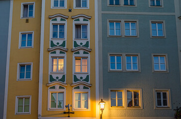 Obraz premium Night urban scene, architecture in the old town of Linz, Austria