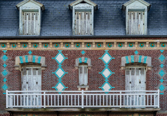 Fa&ccedil;ade maison ancienne style belle &eacute;poque, art nouveau, Mers-les-Bains, Hauts-de-France, France