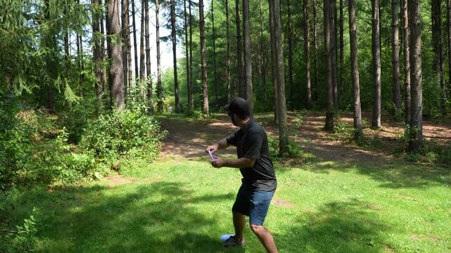 Disc Golf Approach Shots, Putts, and Controlled Throws on Outdoor Courses