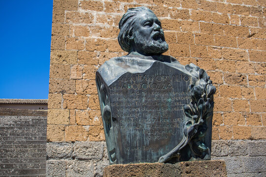 Monument to Adolfo Cozza, Orvieto