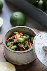 ひじきと枝豆の酢のものとヘベス