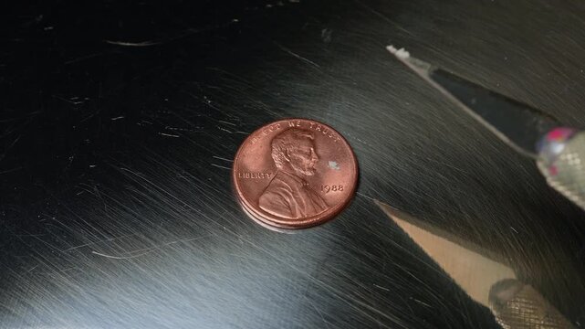 Fentanyl of two milligrams on the one cent coin or penny, lethal dose for people in most cases. Fentanyl very potent synthetic opioid drug approved by the FDA for use as an analgesic, pain relief.