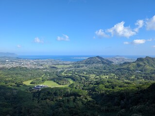 Obraz premium Island view from Nu'uani Pali Lookout, Oahu Hawaii