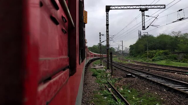 Arrival of train at jhansi railway station | jhansi railway station | train moving along a curved railway track in india | indian railway