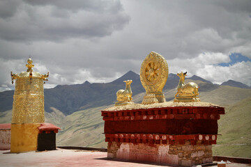 Lanscape near Ganden monastery in the tibetan Himalayas, Tibet, Western China © PYTeyssier