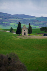 Fototapeta premium rural landscape in Val d'Orcia with Vitaleta chapel
