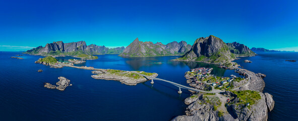 Hamn&oslash;y - der zauberhafte Fjord auf den Lofoten