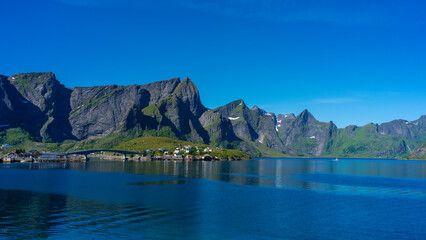 Hamn&oslash;y - der zauberhafte Fjord auf den Lofoten