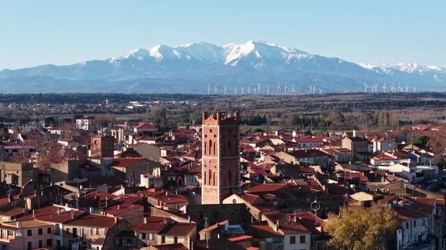 Rivesaltes , l'Agly et le Canigou (66600) dans les  Pyr&eacute;n&eacute;es orientales, France en d&eacute;cembre 2025	