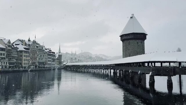 Kapellbr&uuml;cke & Wasserturm Luzern &ndash; Winterstimmung mit Schnee