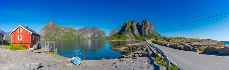 Hamn&oslash;y - der zauberhafte Fjord auf den Lofoten