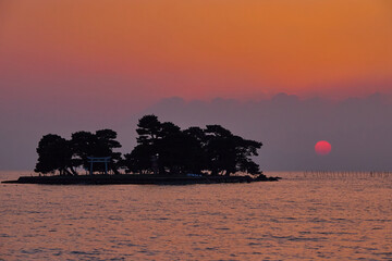 島根県松江市 宍道湖の嫁ヶ島夕日