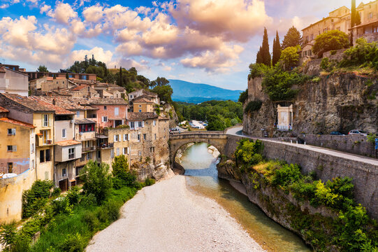 Vaison la Romaine the medieval town, perched on the rocky outcrop cliff, Provence, France. Incredible old town of Vaison-la-Romaine, Vaucluse, Provence-Alpes-Cote dAzur, France.