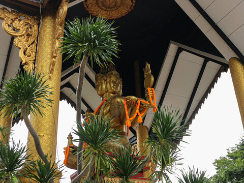 Four Faced Brahma Statue Thailand Culture Religion