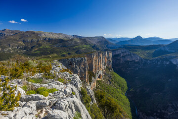 Gorges du Verdon canyon landscape featuring impressive cliffs and mountains