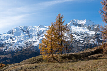 Le hameau du Monal en automne © DELAIRON