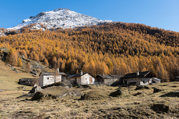 Le hameau du Monal en automne © DELAIRON