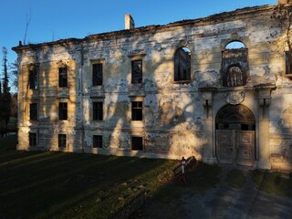 die Mauern des Wasserschloss Pottendorf in Nieder&ouml;sterreich 