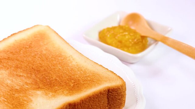 トーストとゆずジャム　回転