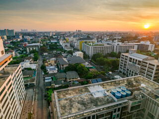 ビルから見るタイのバンコクの朝の街並み　オンヌット周辺