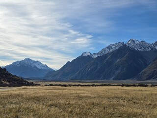 Naklejka premium Mountains Emerge from the Prairie